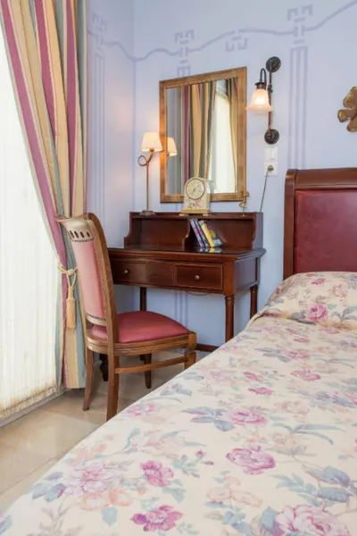 Enavlion Hotel