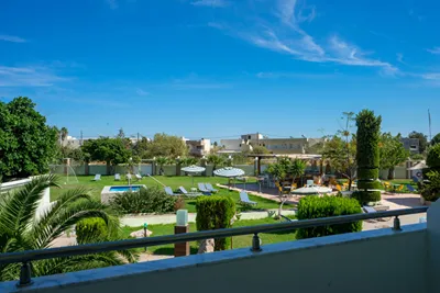 STAMOS HOTEL