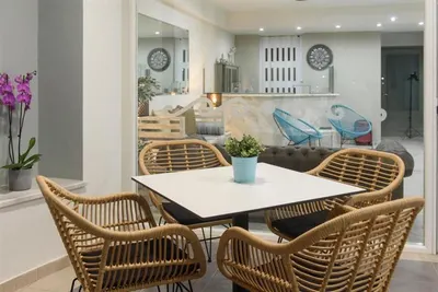 Aqua Beachfront Hotel