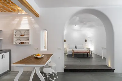 Numa Santorini