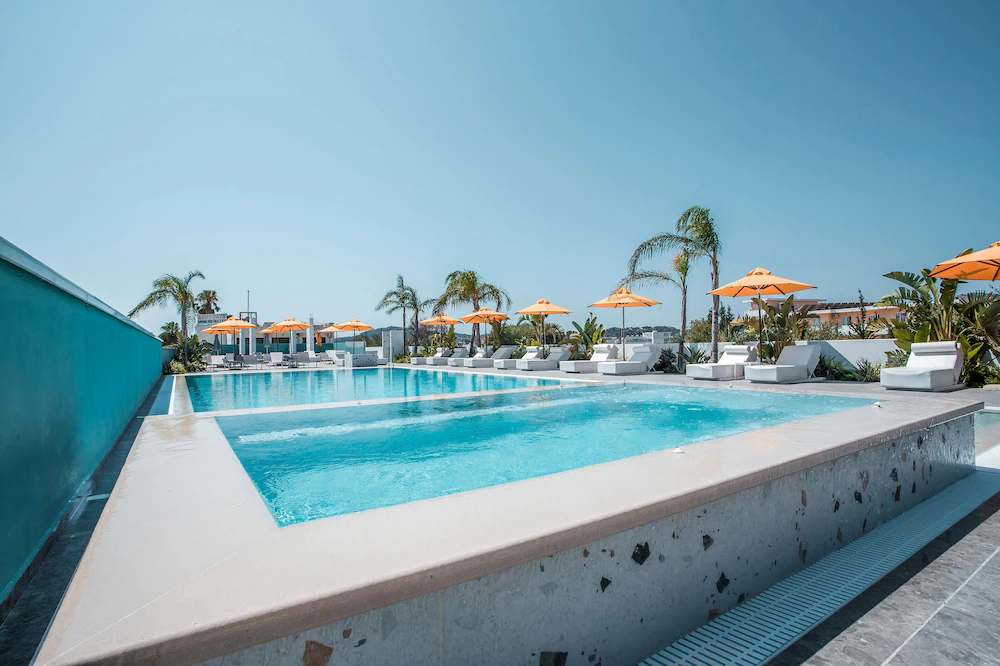 Mazoren Art Hotel