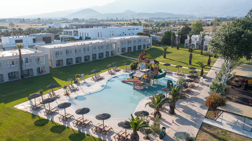 Akti Coast Club