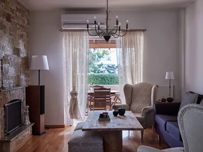 Evi's Voula Home