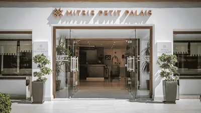 Canvas by Mitsis Petit Palais
