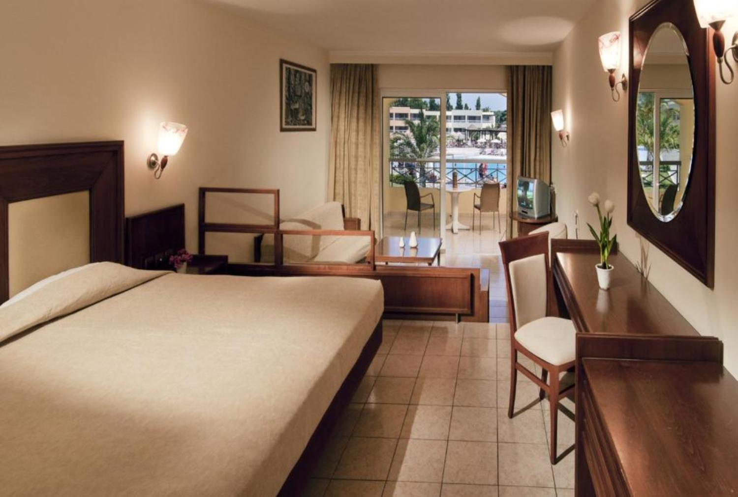 Kipriotis Maris Suites by Anayia All Inclusive Resorts