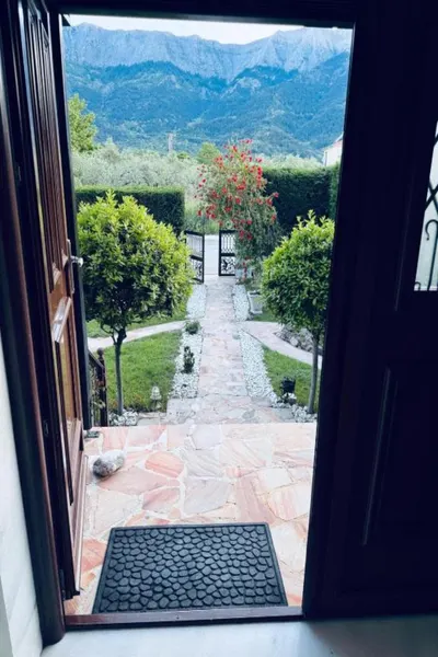 Anassa Studios
