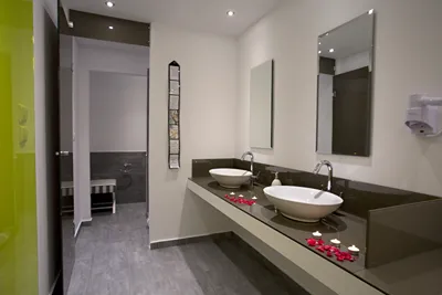 Kapahi Suites Apartments