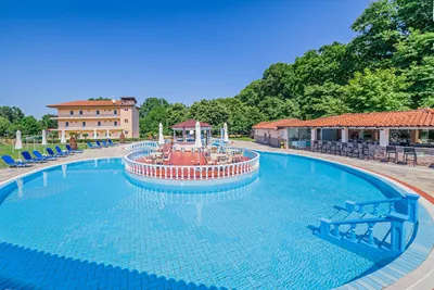 Sintrivanis Resort Beach