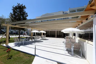 Ninos Saint George Palace Hotel