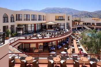 Vantaris Palace Hotel