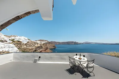 Pearl of Caldera Oia