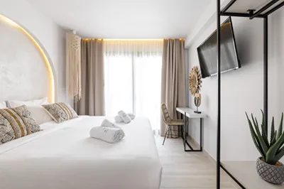 Amalthia Luxury Suites