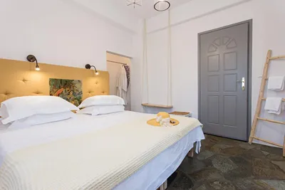 Evi Rooms