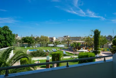 STAMOS HOTEL