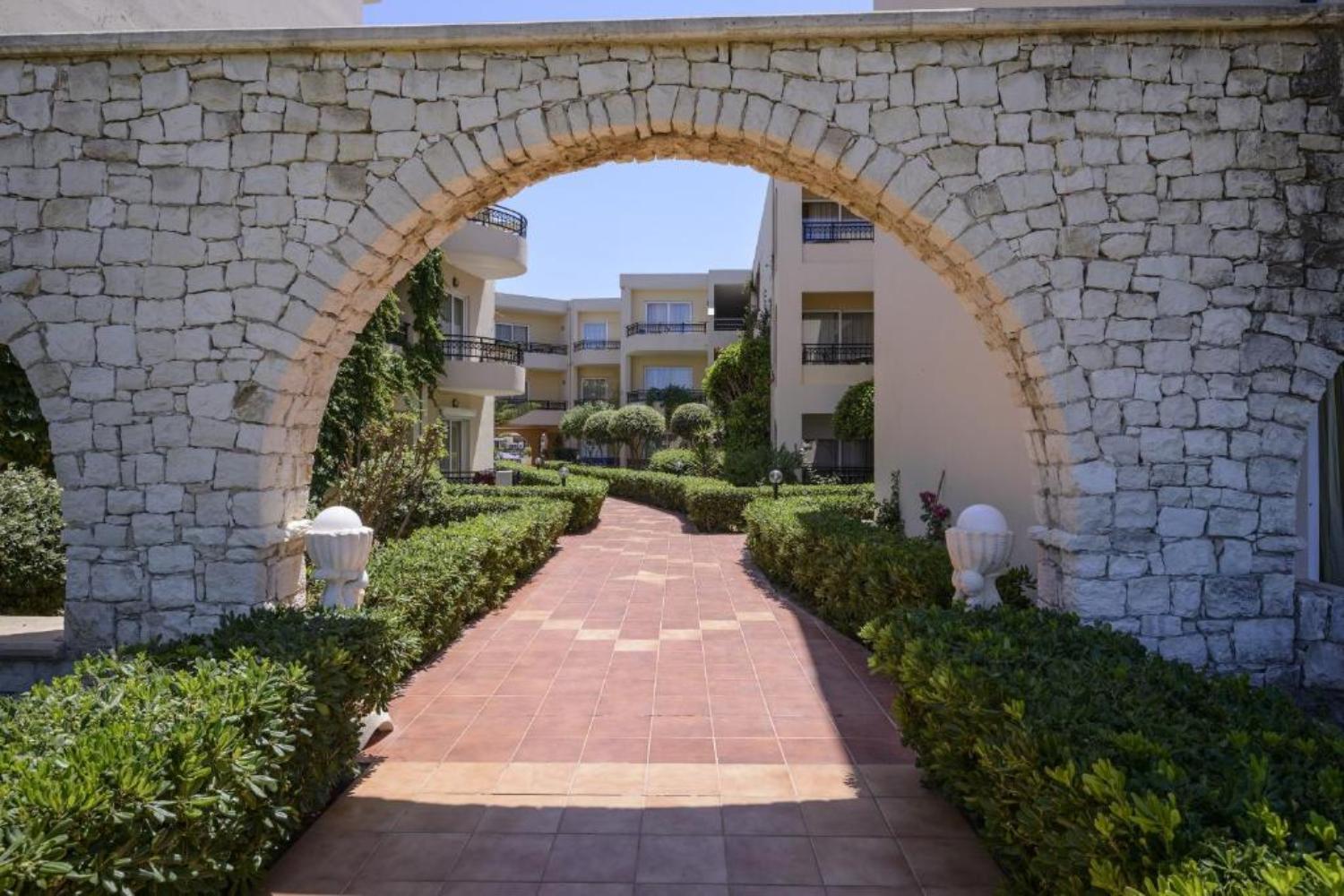 Vantaris Palace Hotel