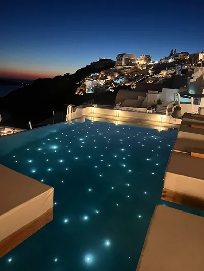 La Perla Villas & Suites