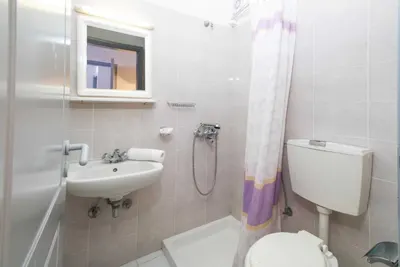NIKOS BnB