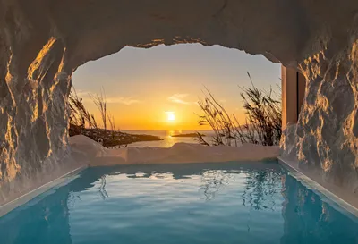 Live and Travel Greece