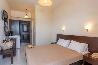 THEO HOTEL