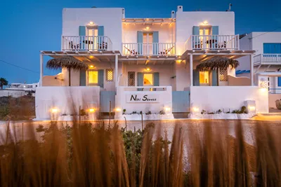 Niki Savvas Studios & Suites Milos