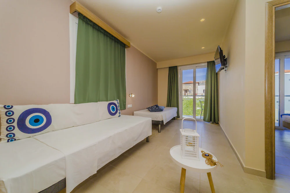 Amaryllis Beach Front Hotel