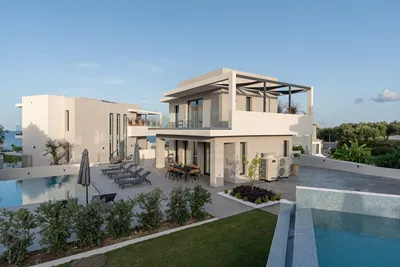 Kymothoe Elite Suites