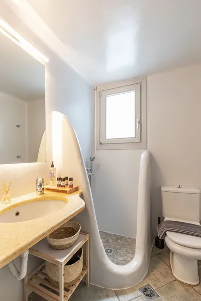 Ivi Mykonean Suites