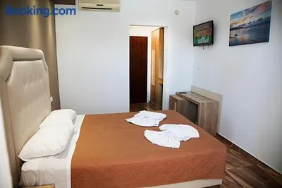 Zeus Hotel