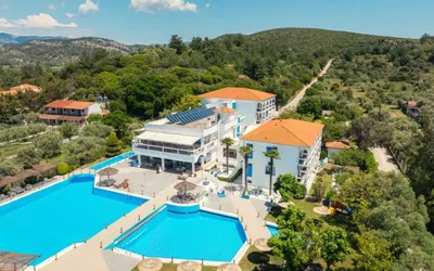 KAMARI BEACH HOTEL