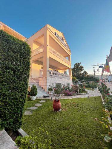 Philoxenia Inn