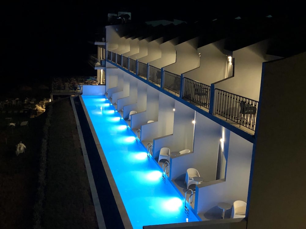 Golden Coast Suites