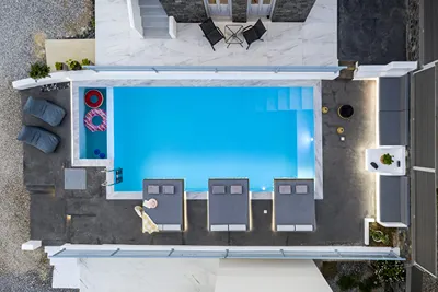 Blackstone Luxury Suites