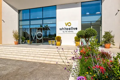White Olive Elite Laganas