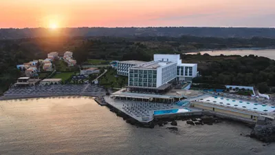 EDEN ROC RESORT