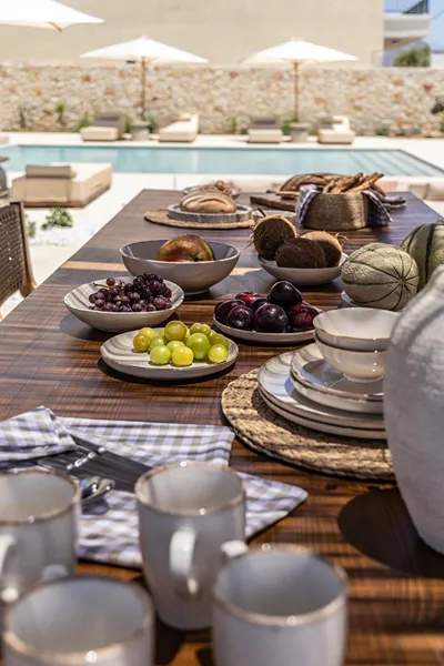 Elea Luxury Suites