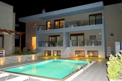 MARYS  LUXURY