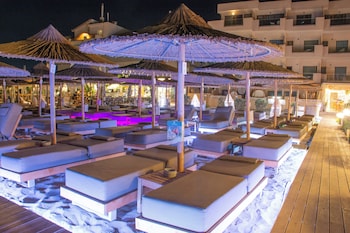 Yianna Caravel Suites "by Checkin" adults only