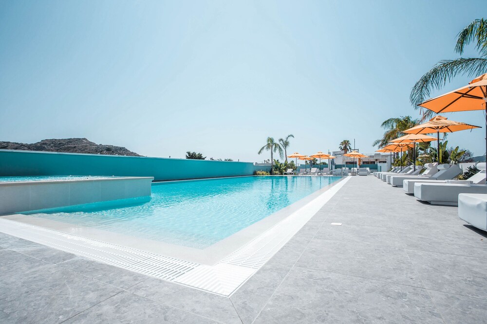 Mazoren Art Hotel