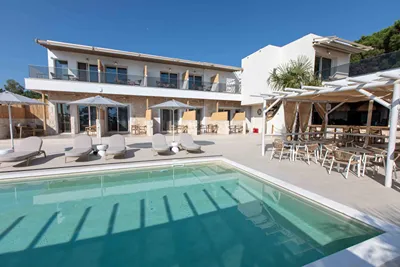 Linari Sea & Suites