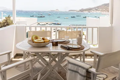 Om Living Milos