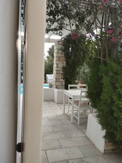 Theros Casa Logaras