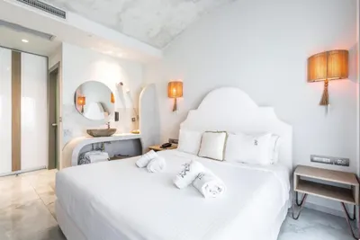 Blue Carpet Luxury Suites