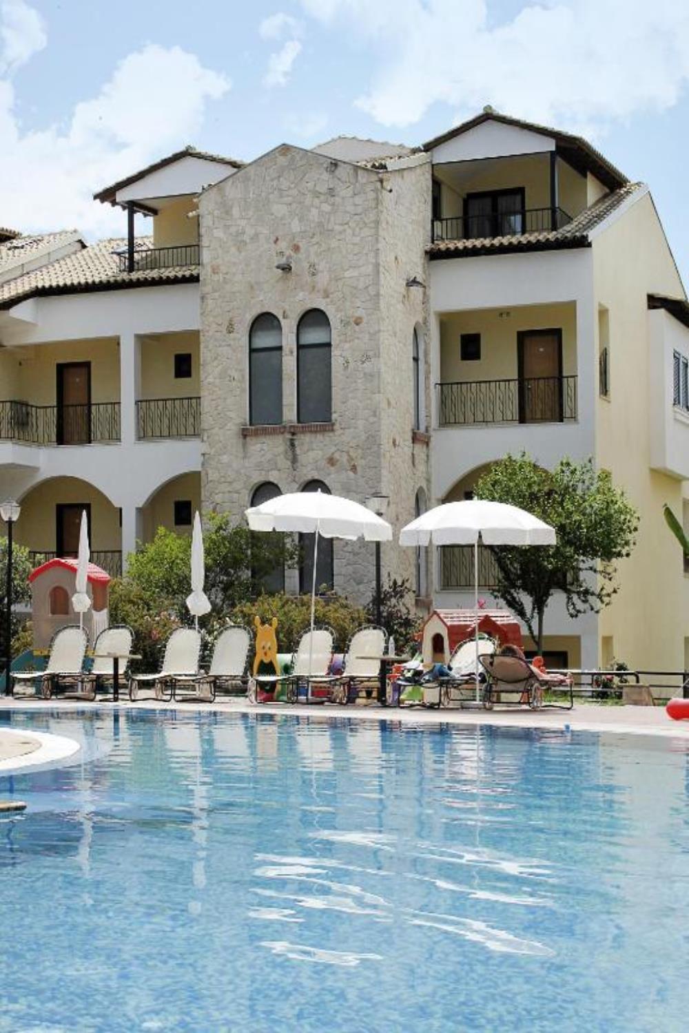 Zeus Eleva Kassandra Lagoon