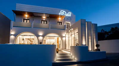 Deluxe Suites Santorini