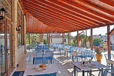 Stratos Hotel