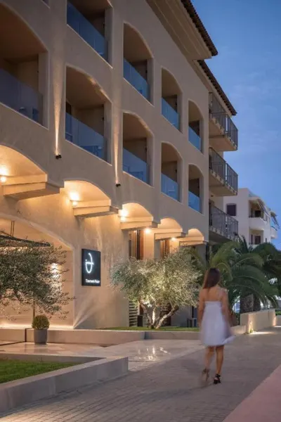 Theartemis Palace