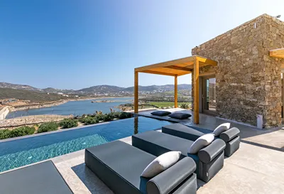 Live and Travel Greece