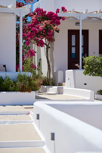 Mirabeli Apartments & Suites