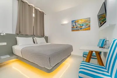 Central Fira Suites