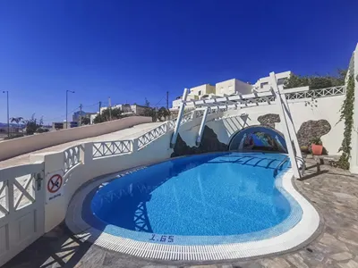 Erato Apartments Firostefani